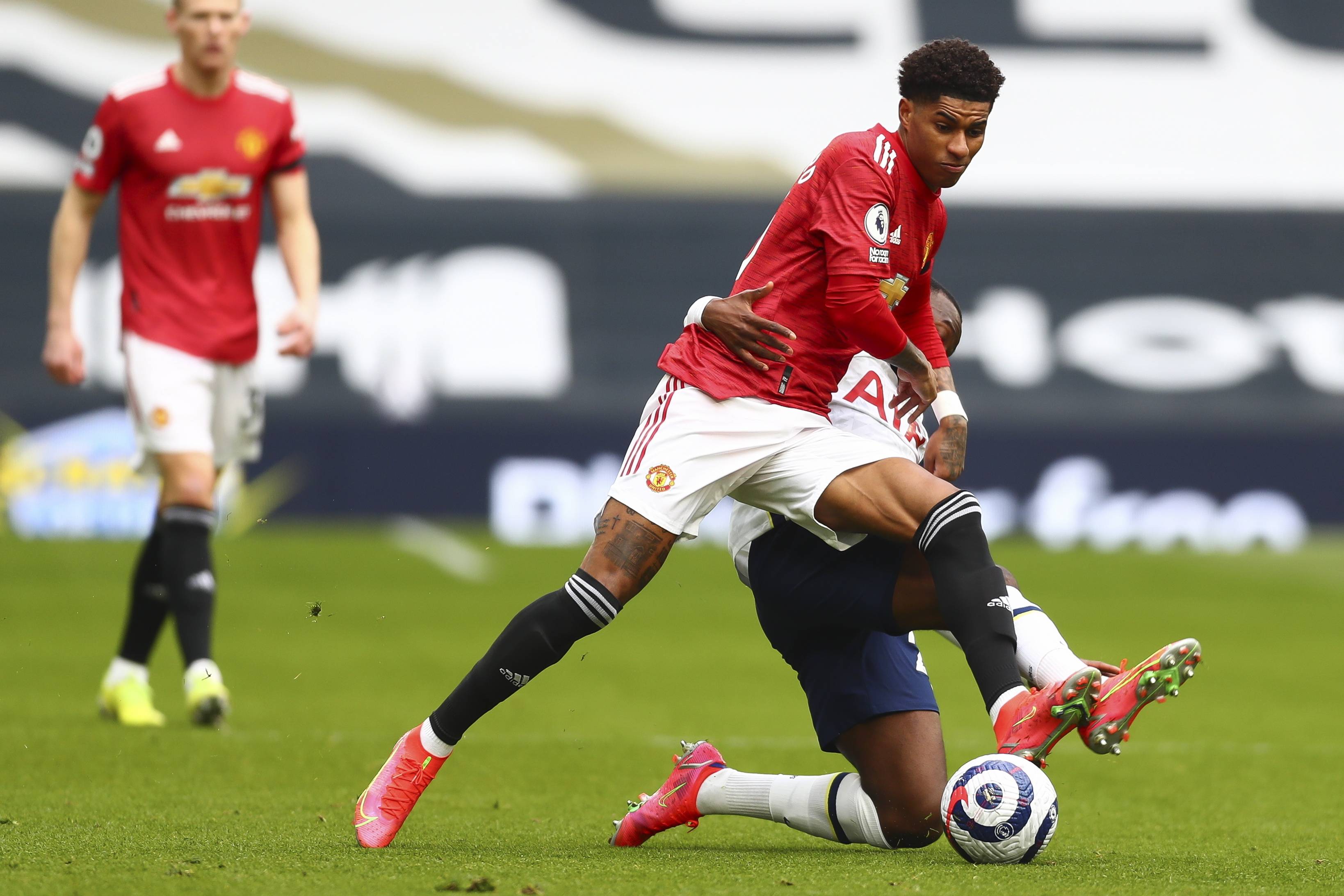 他受到气象 他受到气象